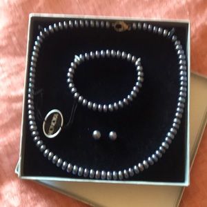 Honora pearls set. Iridescent grey/blue.